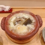 貴山 - 土鍋の中でスッポンがグツグツと煮えたぎります。