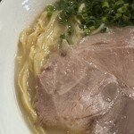 麺屋 菜々兵衛 - 特徴的なカットのフレッシュメンマ