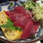 おいしい台所12カ月 - 今回もご飯半分で。新鮮なかつお刺しです。