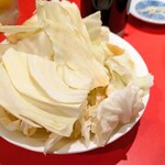 ぎょうざの一休 - おかわりキャベツ385円