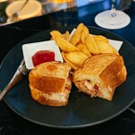 300976305 - 