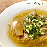 鶏そば みなも - 料理写真:オクラ・茗荷・大葉がたっぷり乗って爽やかです✨