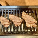 肉酒場 - 