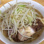 ラーメン二郎 - ラーメン 700円　麺半分 ヤサイ・ニンニク・カラメ・アブラ