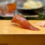 寿し辰 - 漬けマグロ。
      絶妙な漬け加減、ねっとりとした食感、、これなんですよ♡  思わず瞼を閉じて恍惚に浸ってしまう。。♪(●´д｀●´д｀●´д｀●)♡