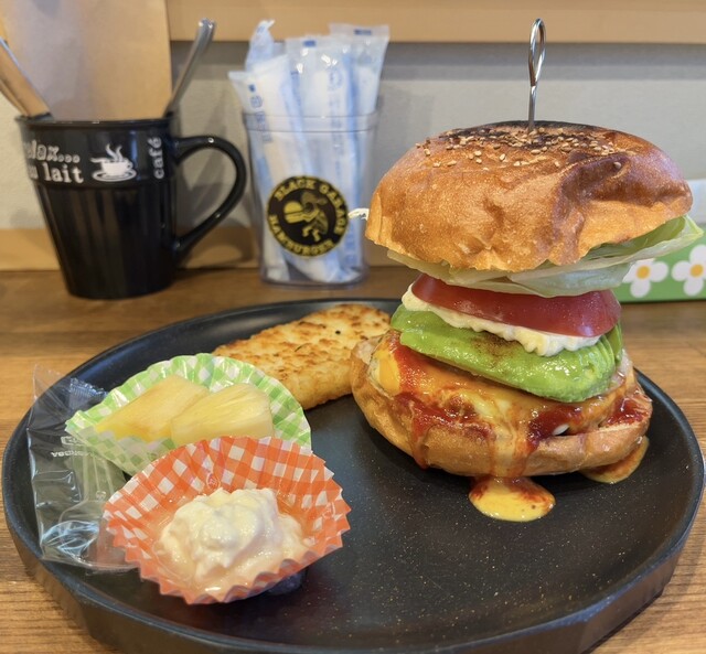 BLACK GARAGE HAMBURGER （ブラック ガレージ ハンバーガー