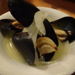 ガンヴィーノ - 三陸産ムール貝の白ワイン蒸し