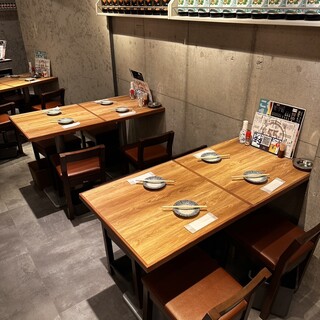 テーブル