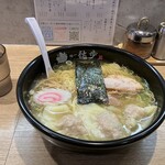 麺や独歩 - 特製にせずとも豪華です！