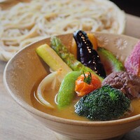 スープカレー(中辛)と二八そば