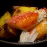 KAZUSA - タラバ蟹とジャガイモのガーリックバター焼き