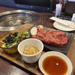 炭火焼肉 久 - 
