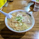北龍 - 料理写真:塩ラーメン 700円