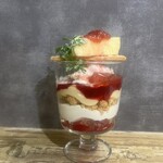 託児所カフェ ミンティッドマム - いちごフロマージュパフェ