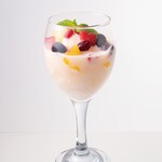 阪急トップビアガーデン - パッションマンゴー　ベリースムージーカクテル