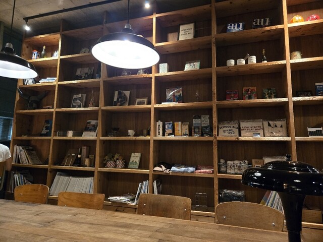 SCHOOL BUS COFFEE STOP KITAHAMA photo 5