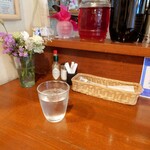 ビストロ コゥジィ - 本日も、いつものカウンター左端で。