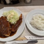 ニューとん助 - 左:トンテキ+海老フライ　右:ライス小