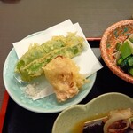 瀬戸内味覚処 芸州 本店 - たまねぎベーコンモロッコ豆の天ぷら