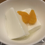 華宴 - 杏仁豆腐