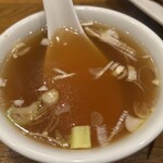 華宴 - 炒飯についてくるオマケスープ。人生で初めて美味しいと思った。