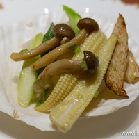 筑紫樓 銀座店 - 芹菜炒海鮮　海の幸と夏野菜の炒め　セロリ風味【2014年8月】