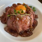 TT base 漁火 - 前沢牛ローストビーフ丼