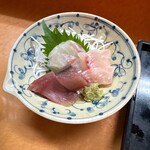 鞆の浦　魚処　鯛亭 - お刺身のアップです。鯛とカツオです。