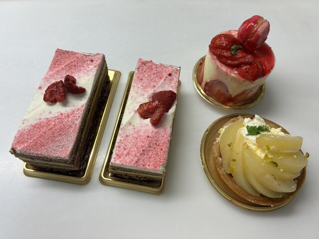 辻製菓専門学校　パティスリー 辻調グループの教員と学生が製造から販売までを行う洋菓子とパン