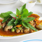 Yang Deaw Restaurant - 鶏肉の炒め物
