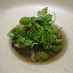 ライラ - アワビとハーブのラビオリ、ワタリガニとレモングラスのコンソメ2