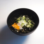 松阪が誇る名物!鶏みそ焼き肉 松阪食堂 - 