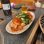 萩之茶屋鶴一 - キムチ盛り合わせ