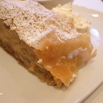 Café Mozart - 肝心のパイ皮がシナシナ