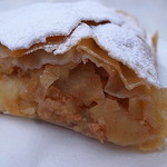 Konditorei & Restaurant OBERLAA - 相変わらずリンゴの春巻き状態