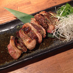 遊食屋 わらべえ - 鴨としいたけの桑焼き。鴨ぷりぷり