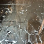 SALONE TOKYO - 席横のグラスタワー。