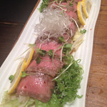 遊食屋 わらべえ - 極上のローズトビーフでたっぷりの野菜で巻いて。とても好きだった一品。
