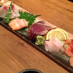 遊食屋 わらべえ - 8月1日は創業祭でした。このお造り盛り合わせが390円！