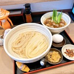 手打ちうどん 大蔵 - 牛肉つけ麺(小)ハーフ&ハーフ 1100円