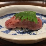 おにく 花柳 - 但馬玄のヒレのみみの握り