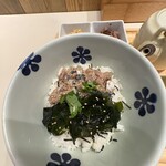 だし茶漬けえん - 三陸産いわしの胡麻醤油とわかめの出汁茶漬け