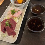 炭火焼肉 焼きしゃぶ にく式 琴似店 - 肉刺し、めちゃ美味い♡