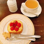 森のらくだ - ケーキとミルクティー