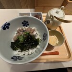 だし茶漬けえん - 三陸産いわしの胡麻醤油とわかめの出汁茶漬け