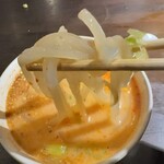 炭火焼肉 焼きしゃぶ にく式 - 透明感あるコシのある饂飩