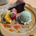 ベジバル チバットリア - デザート✨チョコブラウニーとピスタチオアイス♡
