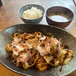 松阪が誇る名物!鶏みそ焼き肉 松阪食堂 - 