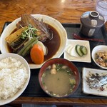 お食事処まるに - 