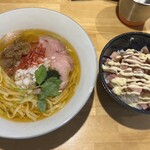 猫と月 chan mie noodles - 